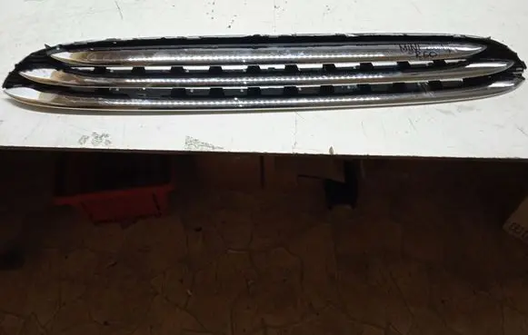 Mini Cooper Countryman R60 Front bumper lower grill