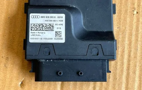 Audi Q7 4M Fuel injection pump control unit/module 4M0906093K