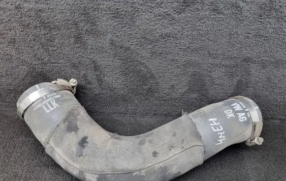 Audi Q7 4M Intercooler hose/pipe 4M0145737C