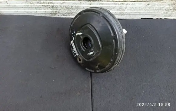 Opel Meriva B Brake booster 13257628BJ