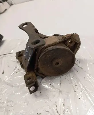 Volkswagen Transporter - Caravelle T4 Engine mount bracket 701399201C