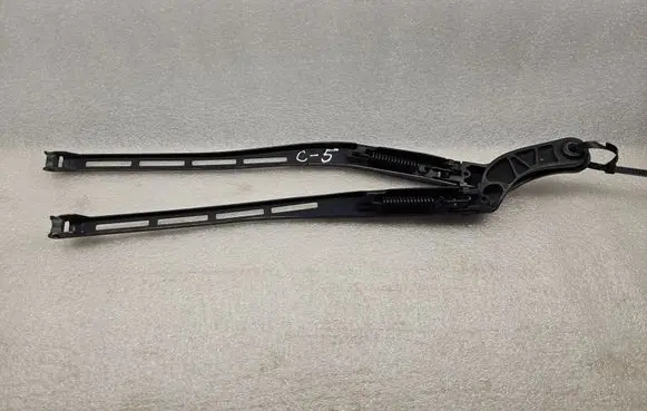 Audi A6 Allroad C5 Front wiper blade arm 4B1955408D 4B1955407D