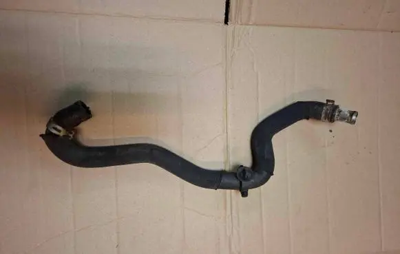 Nissan X-Trail T32 Engine coolant pipe/hose