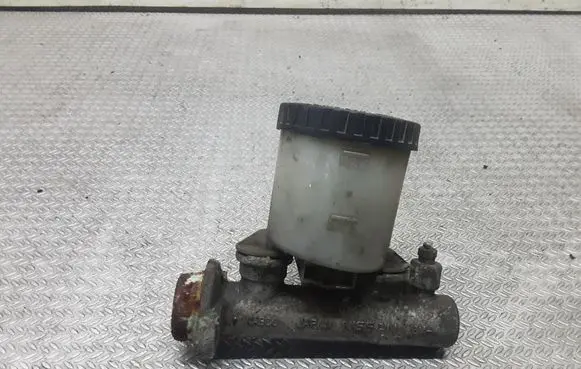 Master brake cylinder