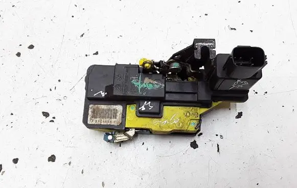 Volvo V70 Rear door lock 8626968