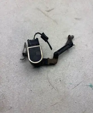 Headlight/headlamp level sensor