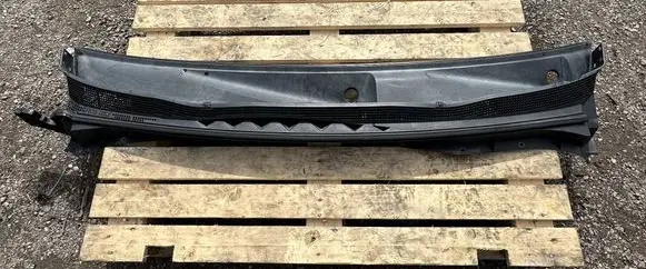 Nissan Titan Wiper trim 66810EZ10B