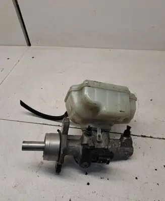 Volkswagen Golf V Master brake cylinder 1K1611301 1K1611301D