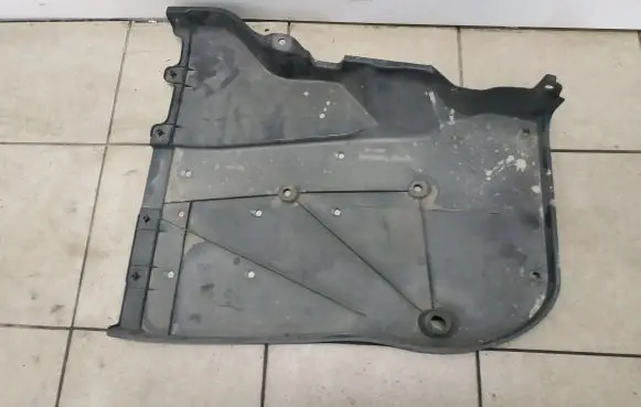 Lexus IS III XE30 Engine splash shield/under tray 5762730061