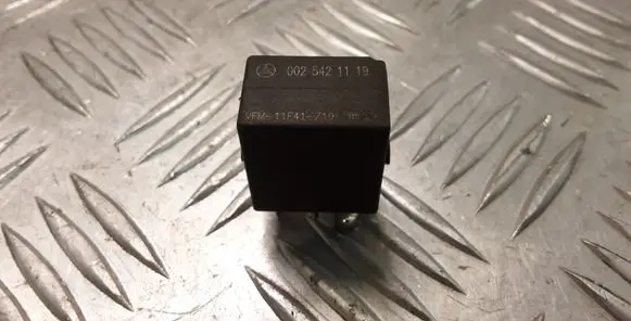 Mercedes-Benz C W203 Other relay 0025421119
