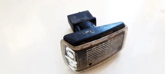 Volvo S40, V40 Front fender indicator light 6R0142631
