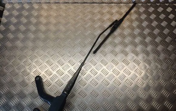 Ford Focus C-MAX Front wiper blade arm 3M5117526CA