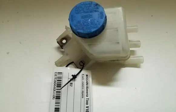 Nissan Almera Tino Brake fluid reservoir 