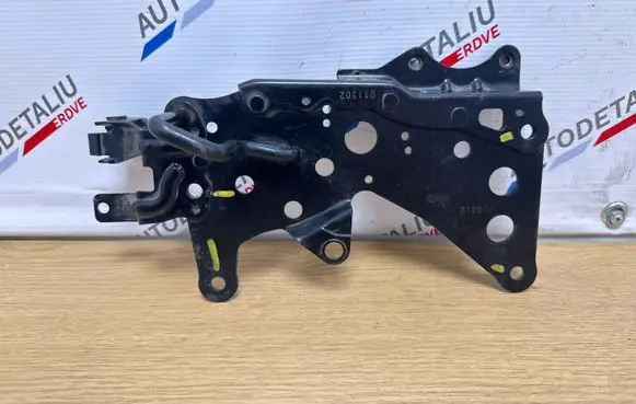 Seat back rest lock catch