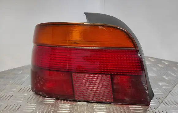 BMW 5 E39 Rear/tail lights 8358031 00724001