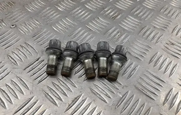 Audi A8 S8 D4 4H Nuts/bolts 