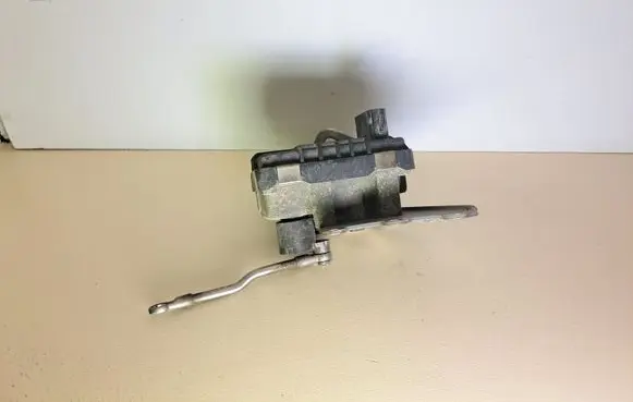 BMW 3 E90 E91 Turbine electric control actuator G93 G093