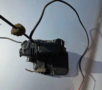 Mercedes-Benz E W211 Front door check strap stopper 03960565 4138112620