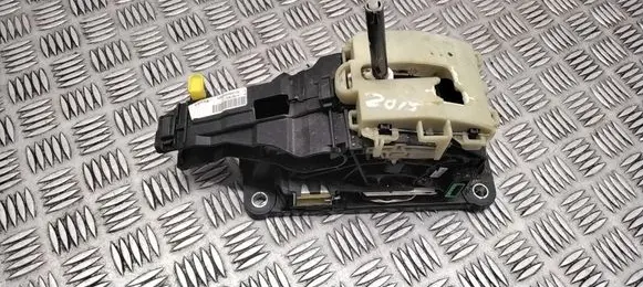 Volvo V70 Gear shifter/selector 31367921