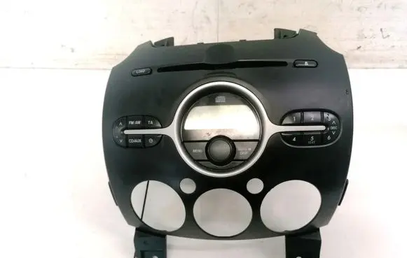 Mazda 2 Radio/CD/DVD/GPS head unit DF74669R0 14797613
