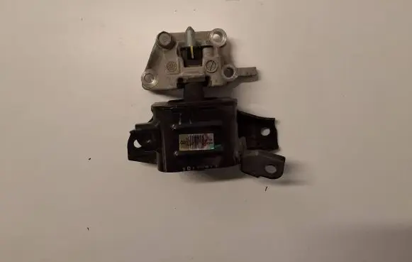 Hyundai Ioniq Engine mount bracket 21830-G2000