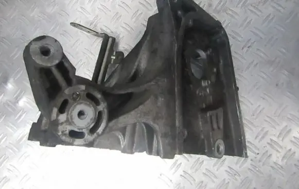 Opel Vectra C Engine mounting bracket 55194411 fgp