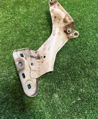 Skoda Octavia Mk4 Fender mounting bracket 5E3821228 072020