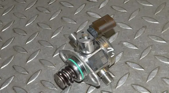 Mercedes-Benz CLS C257 Fuel injection high pressure pump A2560701100 0265520427