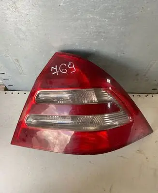 Mercedes-Benz C W203 Rear/tail lights 2038200264r