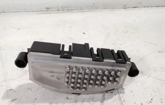 Volkswagen Golf VII Heater blower motor/fan resistor 5Q0907521E