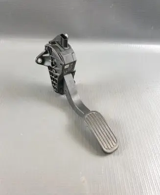 Toyota C-HR I Accelerator throttle pedal 78110F4020