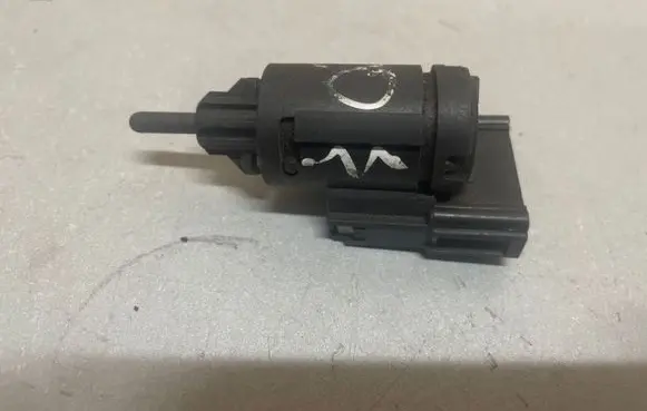Audi Q7 4L Brake pedal sensor switch 3B0945511C