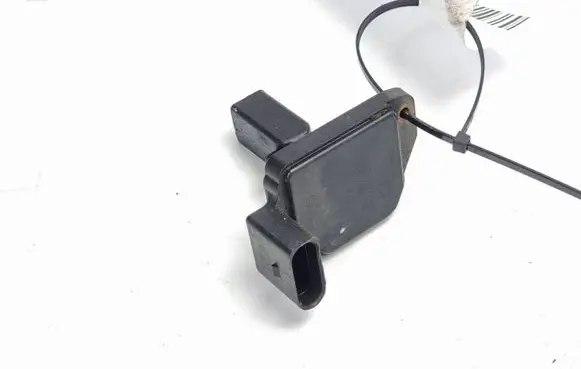 Audi A8 S8 D3 4E Mass air flow meter 057906461F