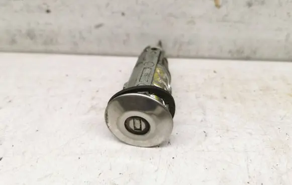 Loading door lock