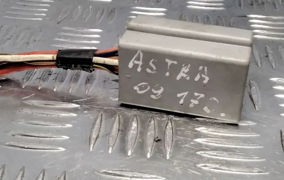 Coolant fan relay