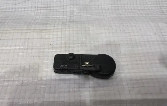 Alfa Romeo Mito Tire pressure sensor 53104671