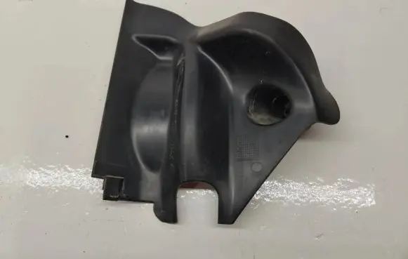 Volkswagen Transporter - Caravelle T5 Battery tray heat shield 7H0915437