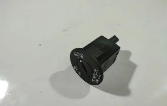 Opel Astra J Passenger airbag on/off switch 13268602