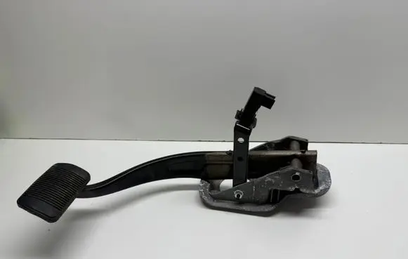 Dodge Durango III Brake pedal 68303341AB