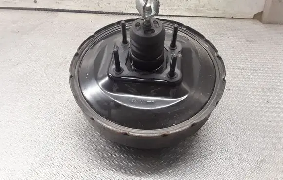 KIA Sorento Brake booster