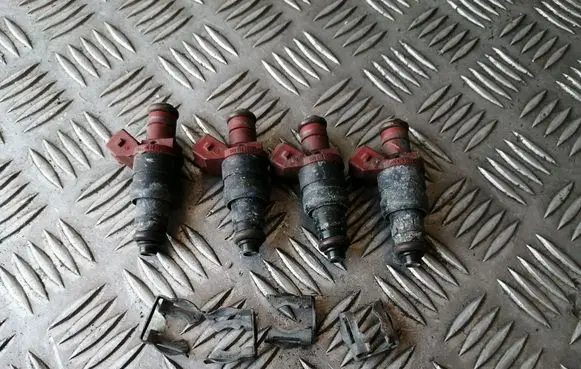 Mercedes-Benz E W210 Fuel injectors set 0000788523
