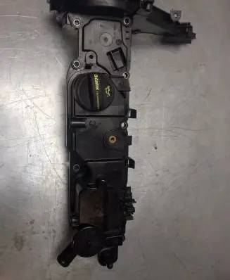 Ford Focus Rocker cam cover M06042A153