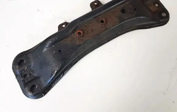 Subaru Outback Engine mounting bracket
