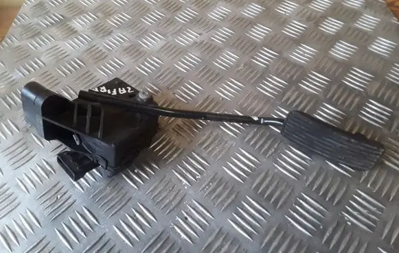 Opel Zafira B Accelerator throttle pedal 6PV00811500 9202343 GM9202343BW
