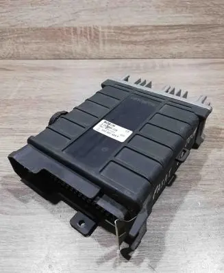Volkswagen PASSAT B3 Engine control unit/module ECU 893907404F 0261200228