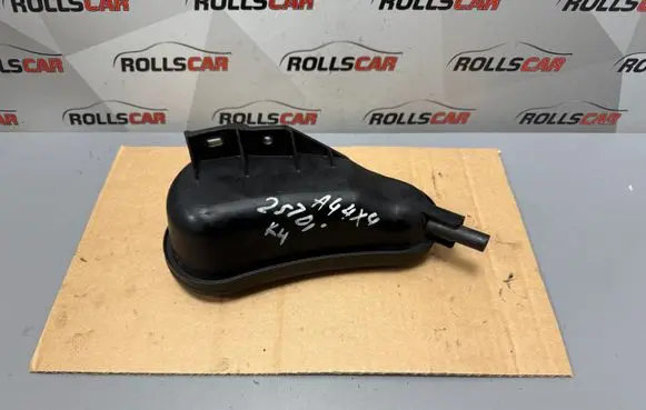 Audi A4 S4 B6 8E 8H Vacuum air tank 8D0131541B