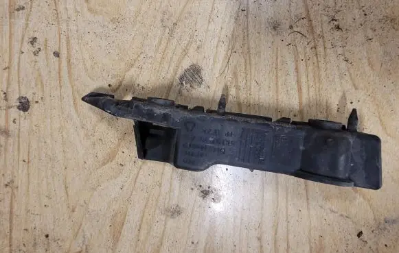 Audi A5 8T 8F Front bumper mounting bracket 8T0807283A