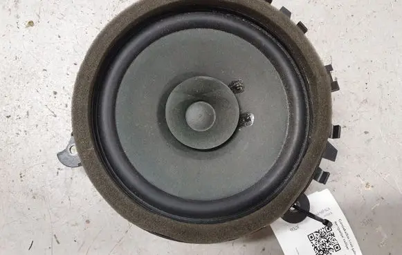 Volvo V70 Rear door speaker 30657444