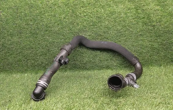 Volkswagen Tiguan Engine coolant pipe/hose 5N0122051BK