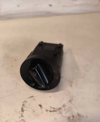 Volkswagen Golf IV Light switch 1C0941531A C1AT1078
